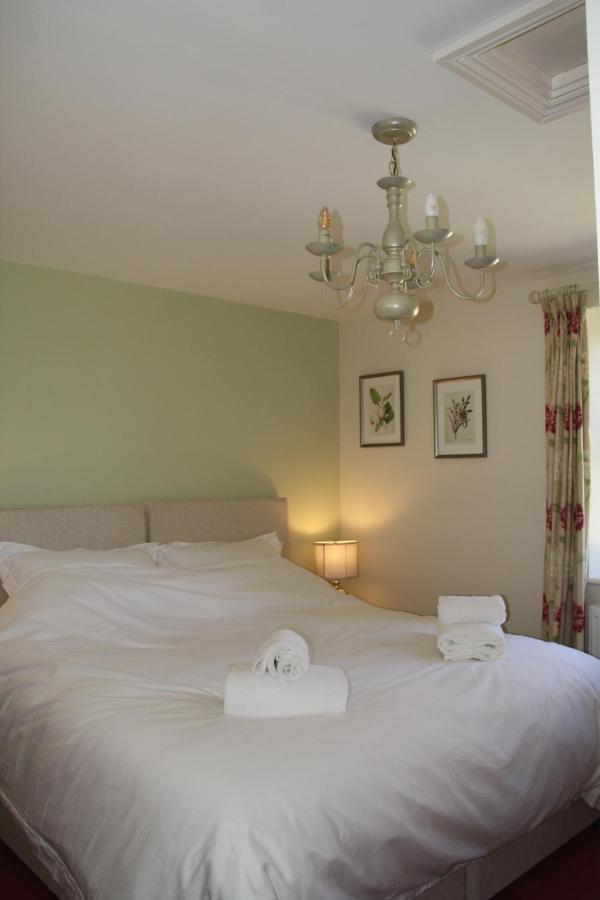 Ebberley Escapes Bed and Breakfast Great Torrington Esterno foto