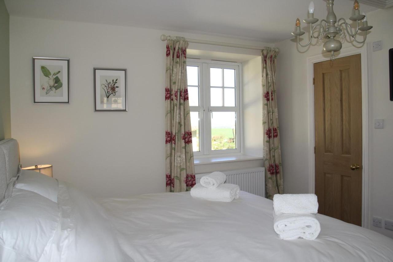 Ebberley Escapes Bed and Breakfast Great Torrington Esterno foto